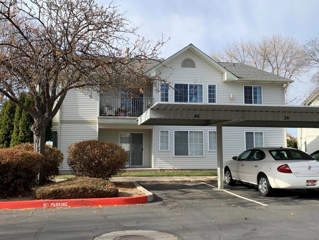 Building Photo - Affordable living at Westside Apartments!