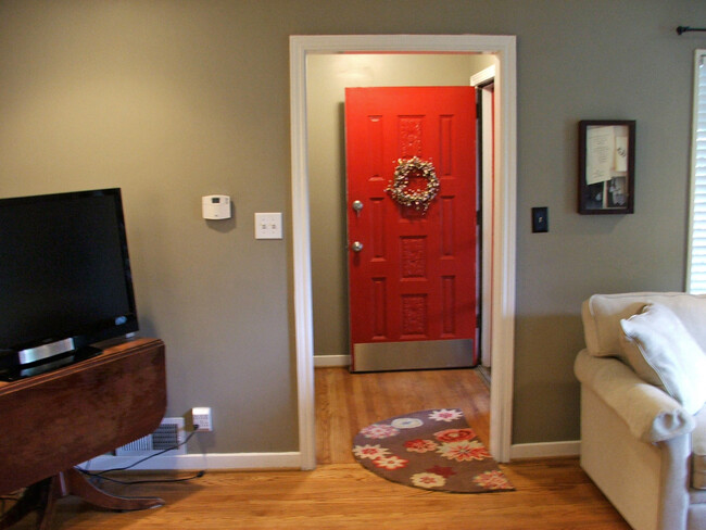 Building Photo - Cute 3 bedroom, 1 bath house in Homewood!