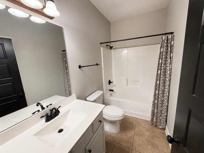 Building Photo - Pet-Friendly 3-Bedroom Home in Mill Creek