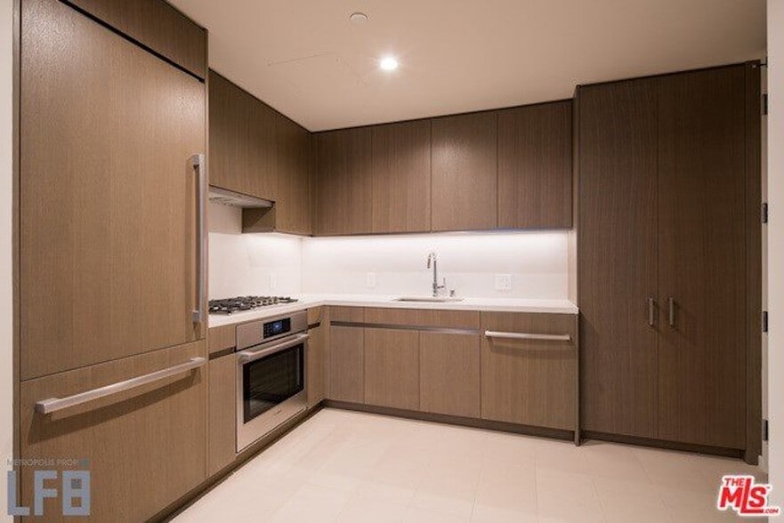 FURNISHED LUXURY RENTAL IN THE HEART OF DTLA - 889 Francisco St