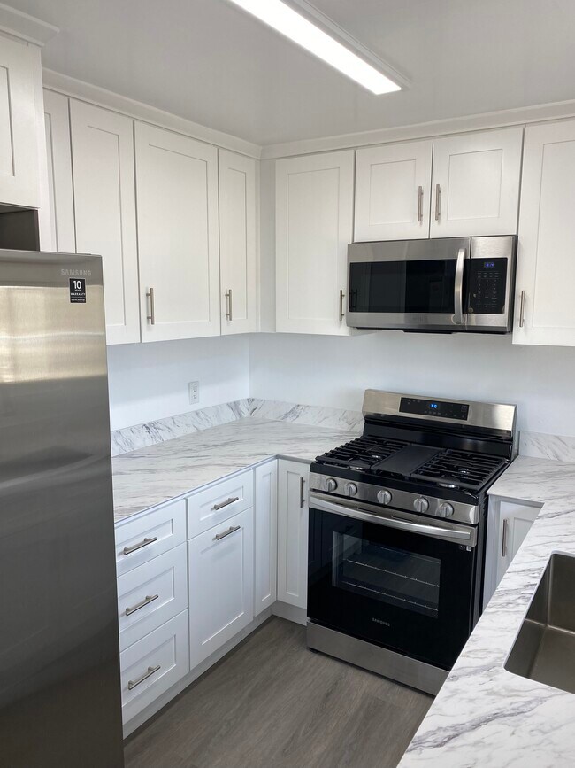 Building Photo - 61880 Verbena Rd