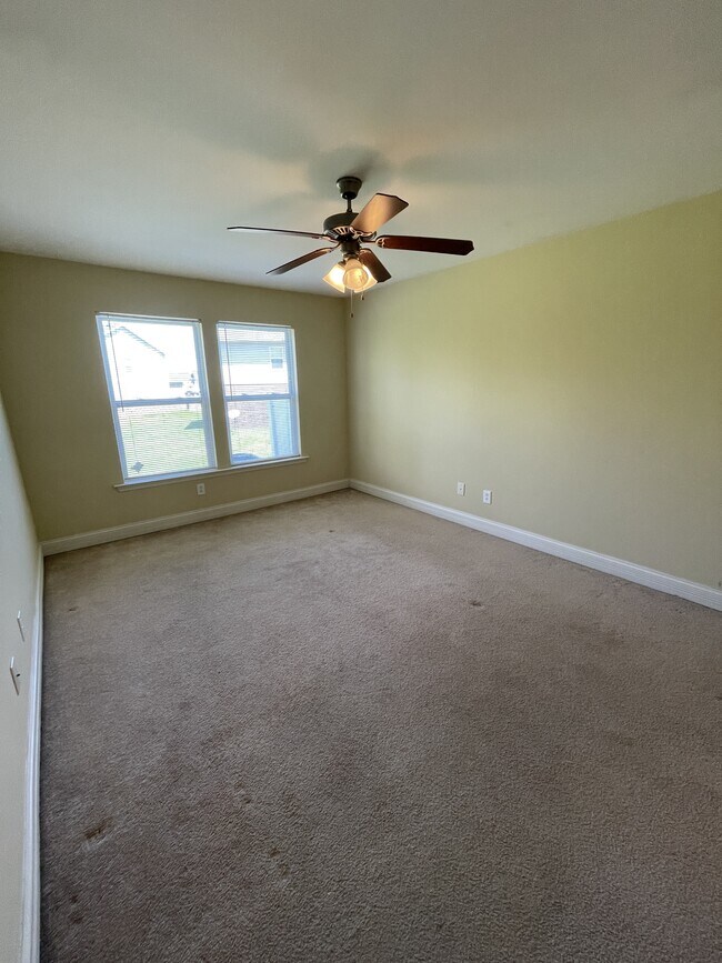 Building Photo - 4245 Aurora Cir