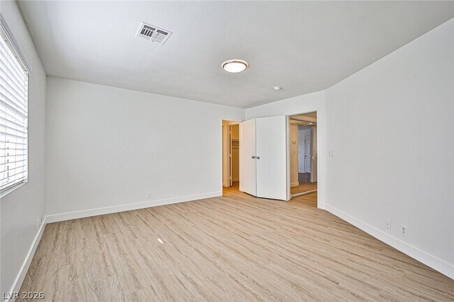 Building Photo - 5091 W Pioneer Ave