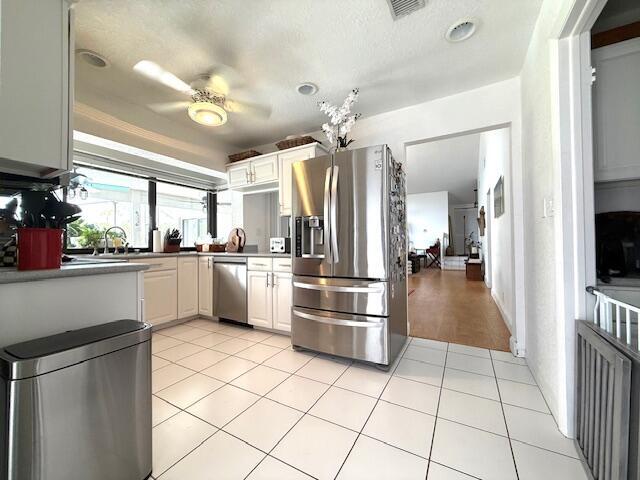 Building Photo - 665 Hollows Cir