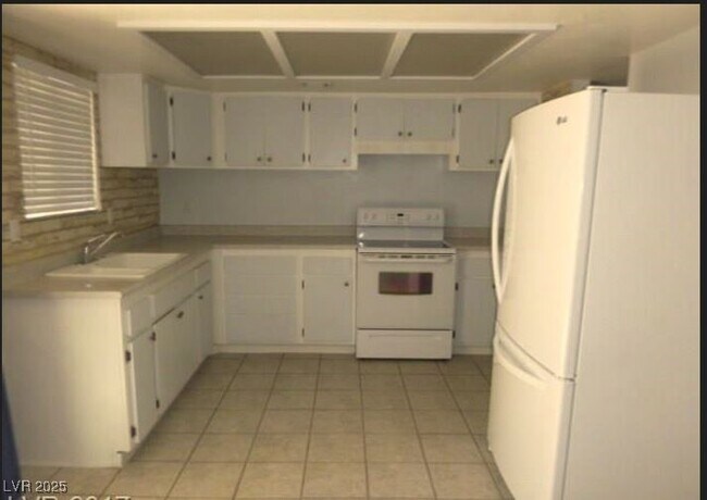 Building Photo - 5247 Lisagayle Ct