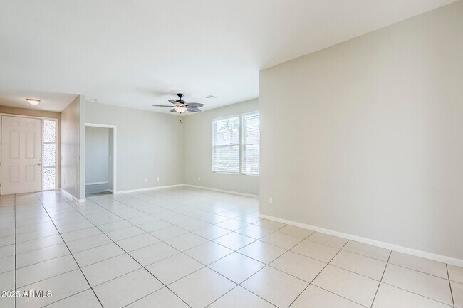 Building Photo - 13562 W Cypress St