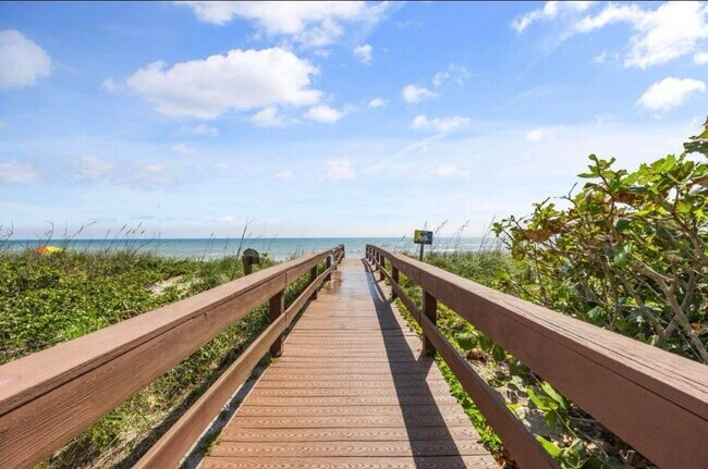 Building Photo - 9400 S Ocean Dr