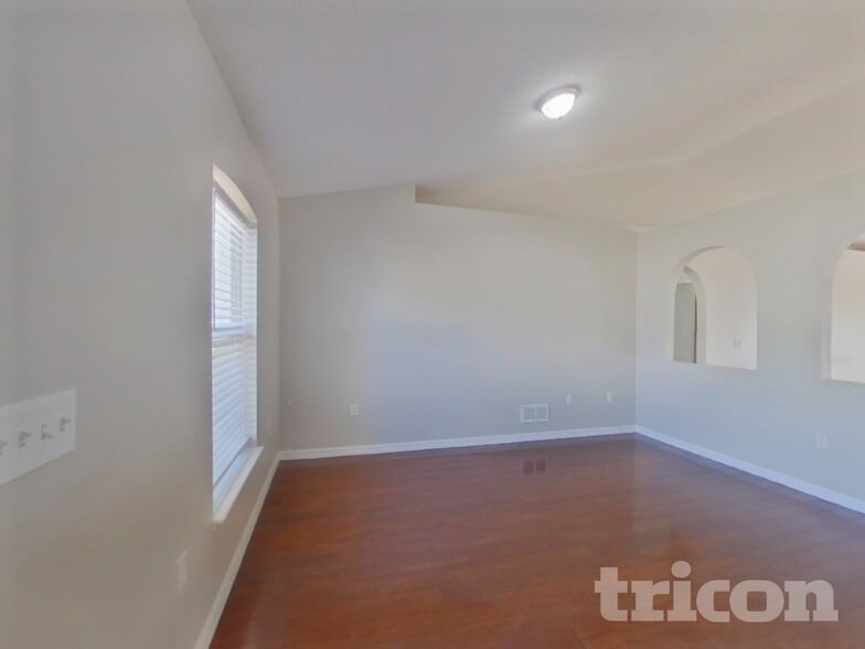 Building Photo - 970 Cambridge Ct
