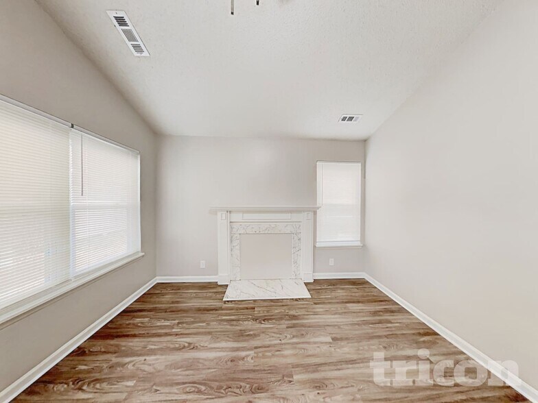Building Photo - 5725 Becton Park Dr