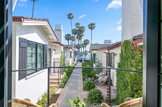 Building Photo - 358 Cliff Dr