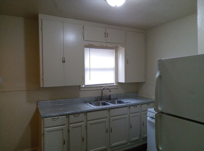 Building Photo - Charming 2-Bedroom Home Near Downtown San Antonio