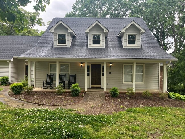 Building Photo - 509 Castlewood Trail