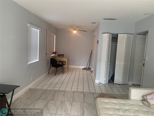 Building Photo - 8901 NW 38th Dr