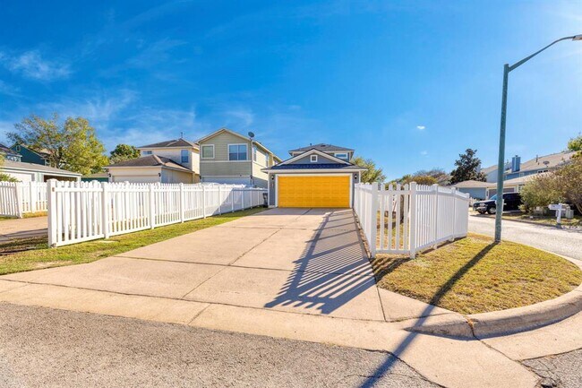 Building Photo - 284 Michaelis Rd