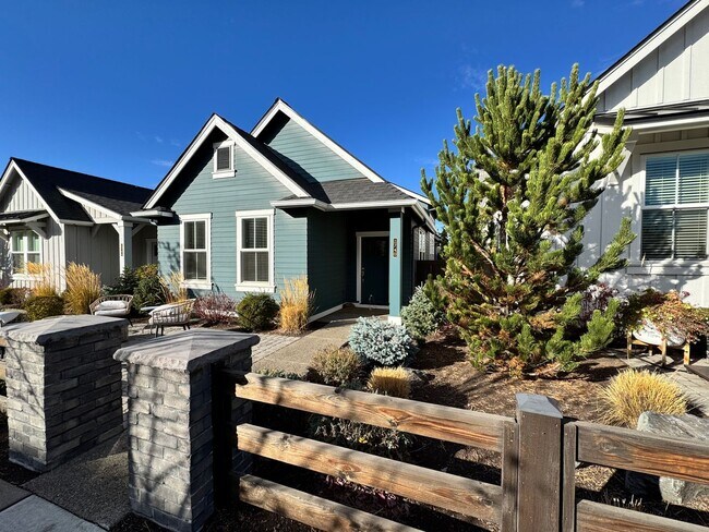 Building Photo - FOR RENT - All Inclusive Owner pays utilities - Furnished 3 bed, 2 bath NorthWest Crossing Townhome