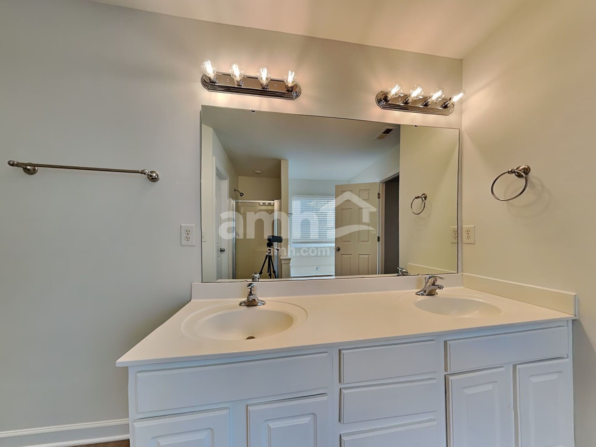 Building Photo - 456 Clearwater Dr