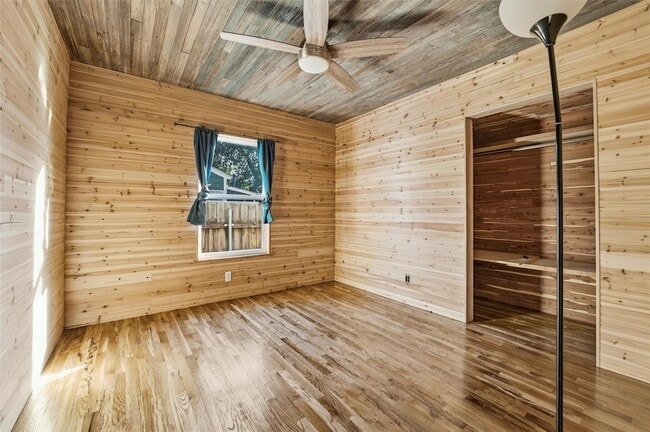 Building Photo - 2734 Fordham Rd