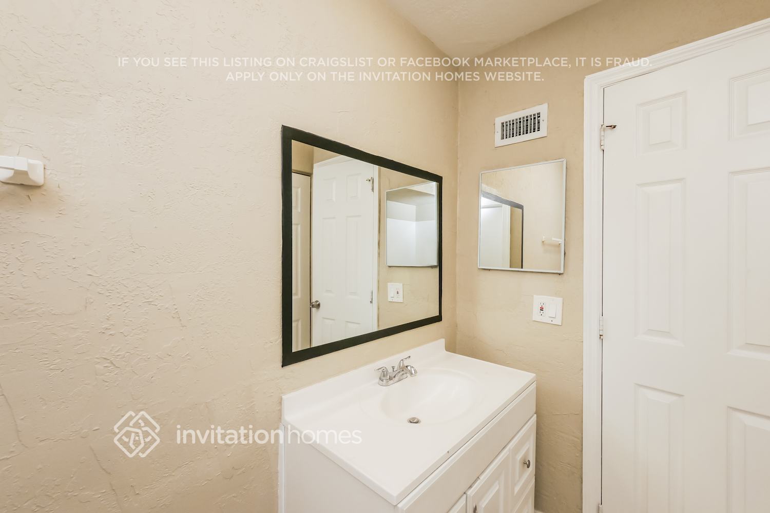 Building Photo - 8469 Windsor Dr