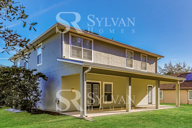 Building Photo - The ideal space to balance life, work, and...