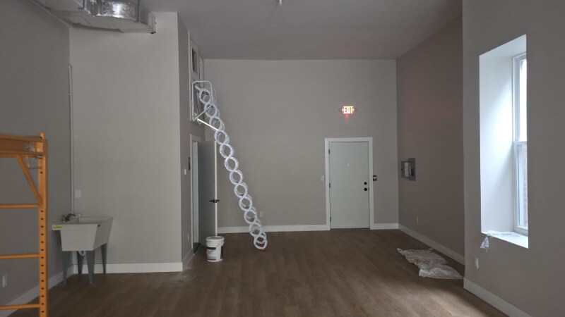 Building Photo - 446 Main St