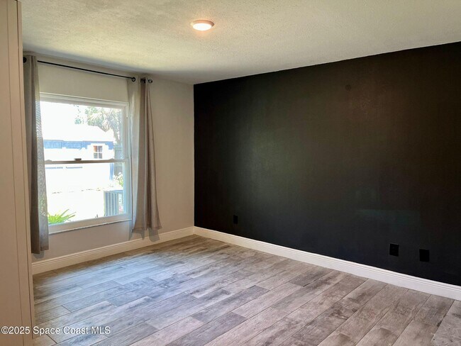 Building Photo - 3463 Mazur Dr
