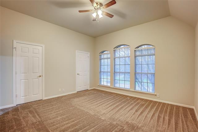 Building Photo - 219 Canyon Lake Dr