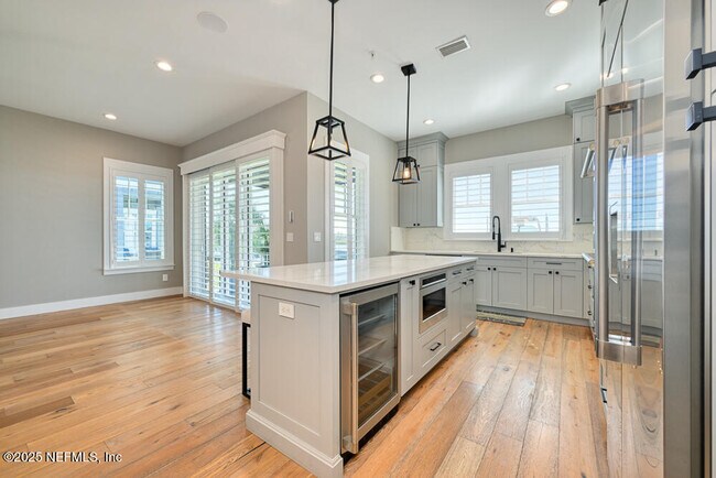 Building Photo - 2410 Beach Blvd