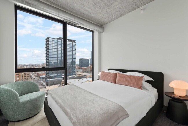 Building Photo - 1314 W Randolph St