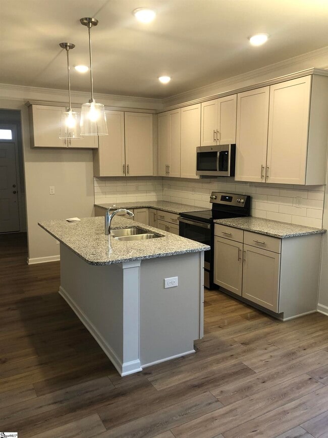 Building Photo - 208 Brochaill Ct