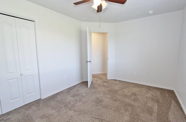 Building Photo - 454 Old Maple Dr
