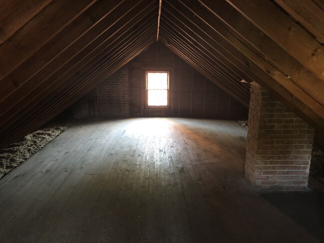 Building Photo - 18124 Lomond Blvd