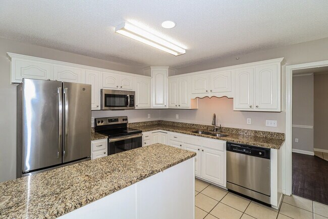 Building Photo - 2792 Shady Well