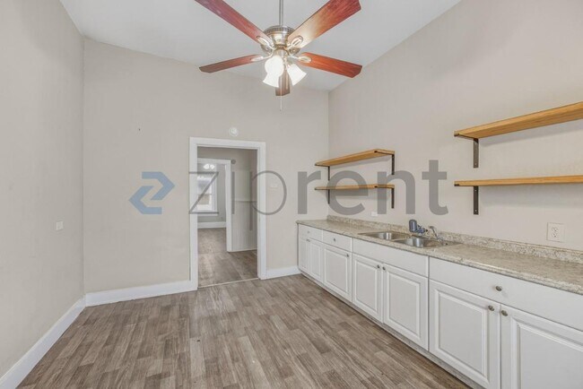 Building Photo - 125 Southolme Ave