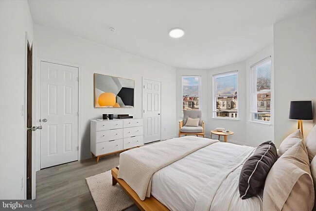 Building Photo - 705 S 60th St