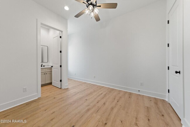 Building Photo - 115 Gaunt Ln