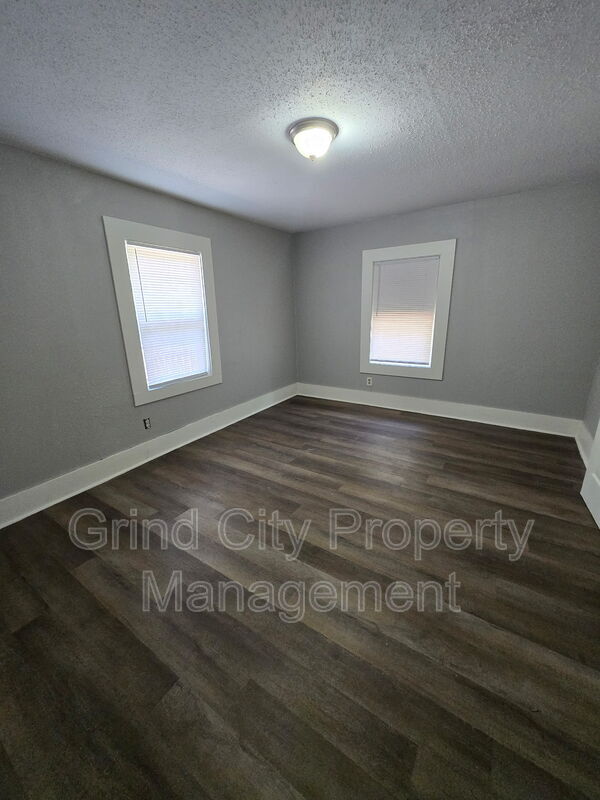 Building Photo - 1333 Fairfax St