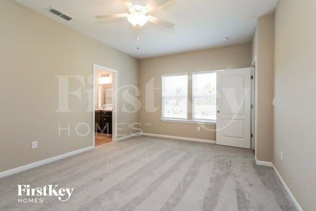 Building Photo - 219 Bloomfield Wy