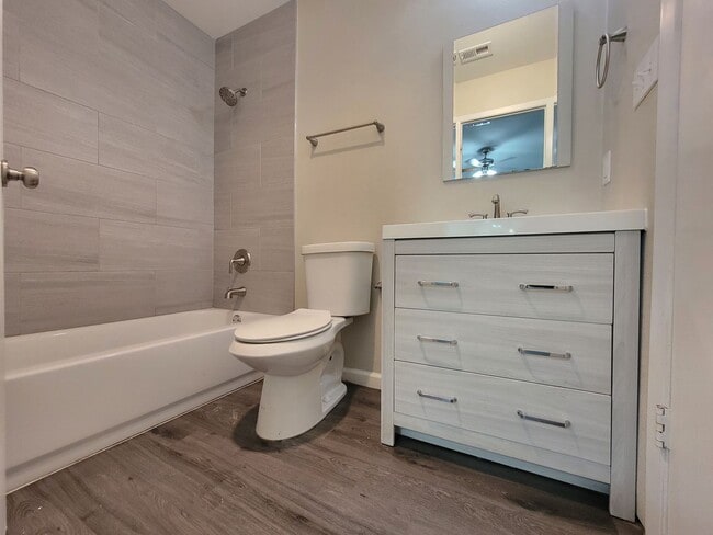 Building Photo - 907 Bird Creek Dr