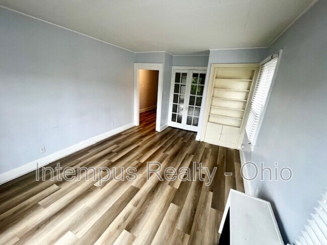 Building Photo - 4237 Vine St