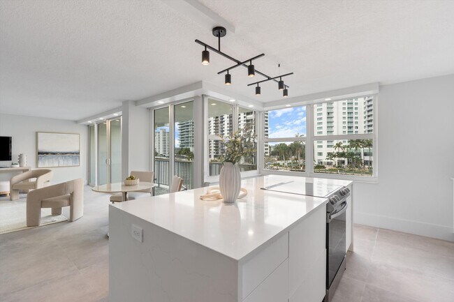 Building Photo - 2800 E Sunrise Blvd