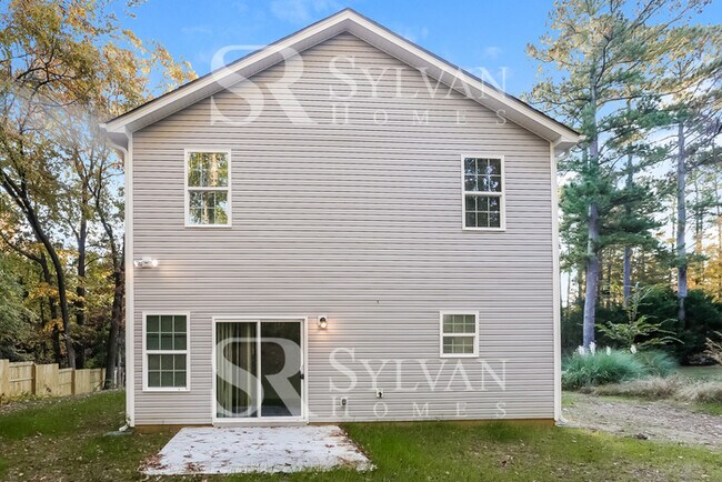 Building Photo - Carve Out a Great Life Here!