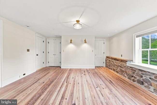 Building Photo - 5519 Hopewell Rd