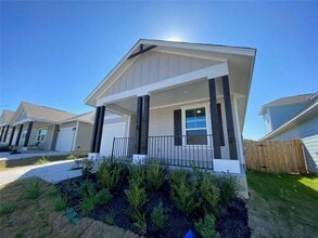 Building Photo - 237 Michaelis Dr