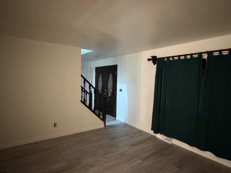 Building Photo - 1000 Flint Way