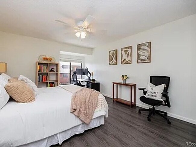 Building Photo - Flexible Condo Living with Loft near Golden!!!