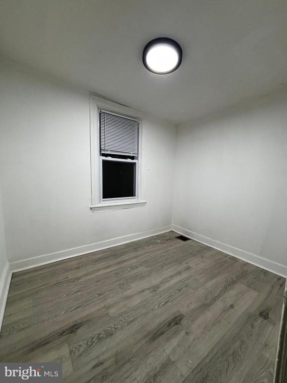 Building Photo - 2116 E Cambria St