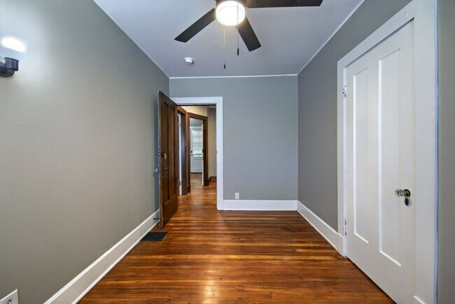 Building Photo - OSU Single Family House! Great Location!