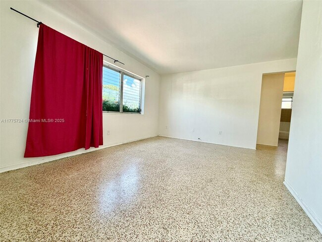 Building Photo - 780 81st St