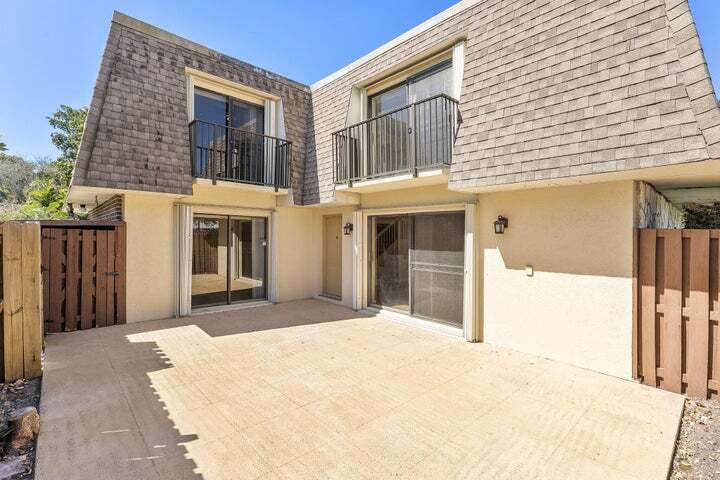 Building Photo - 2893 SW 22nd Cir