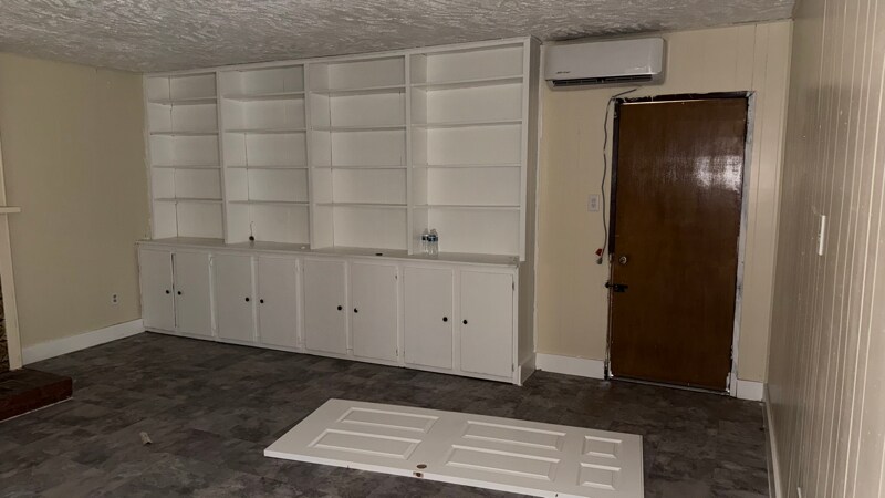 Building Photo - 5229 Mountain View Dr